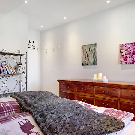 Hirschsprung Saig Apartamento